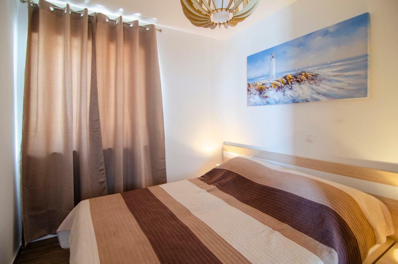 Apartament Sara *