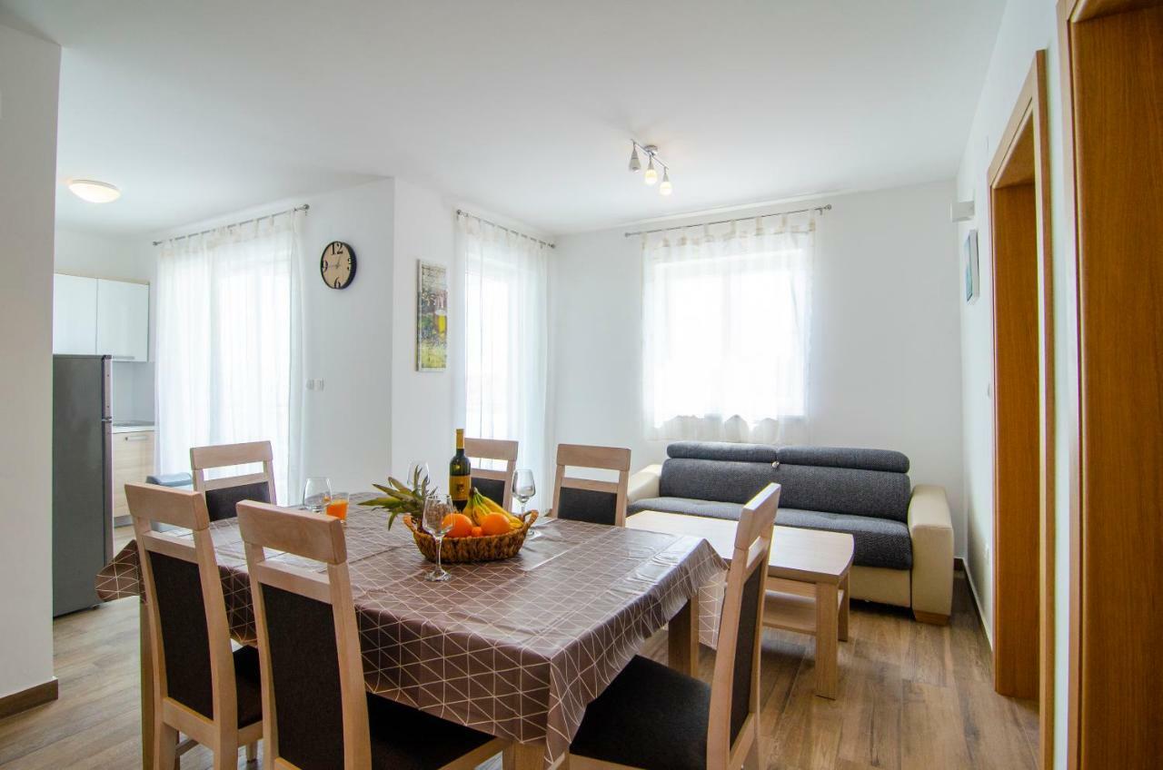 Sara Apartament Bol