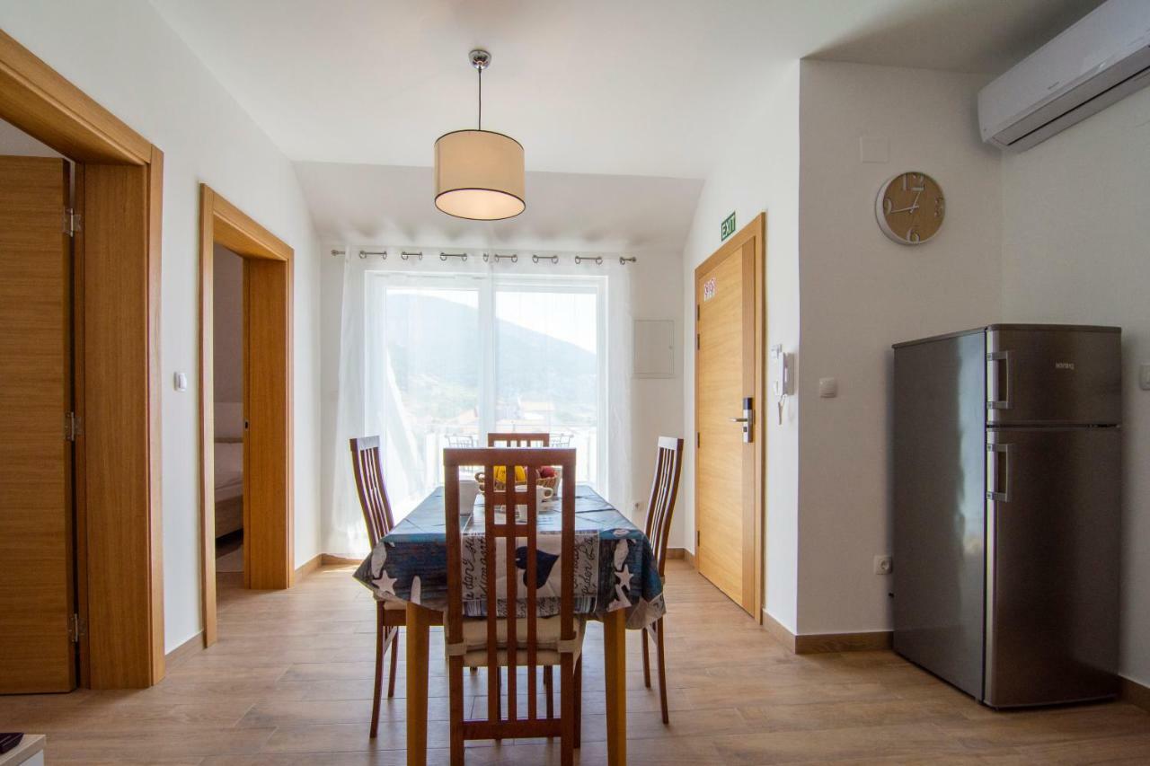 Apartament Sara *